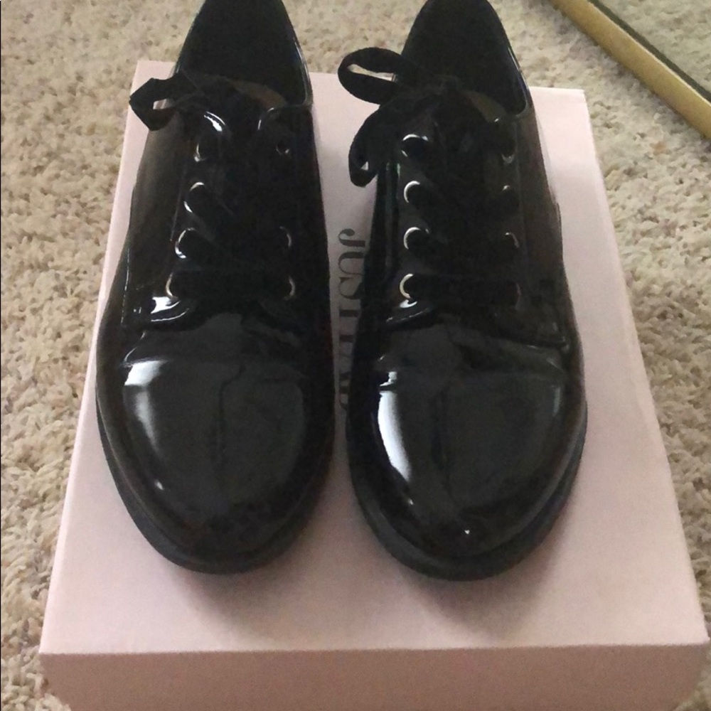 Patent black shoes size 7